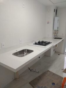 Bancada de Cozinha com cuba inox e coocktop