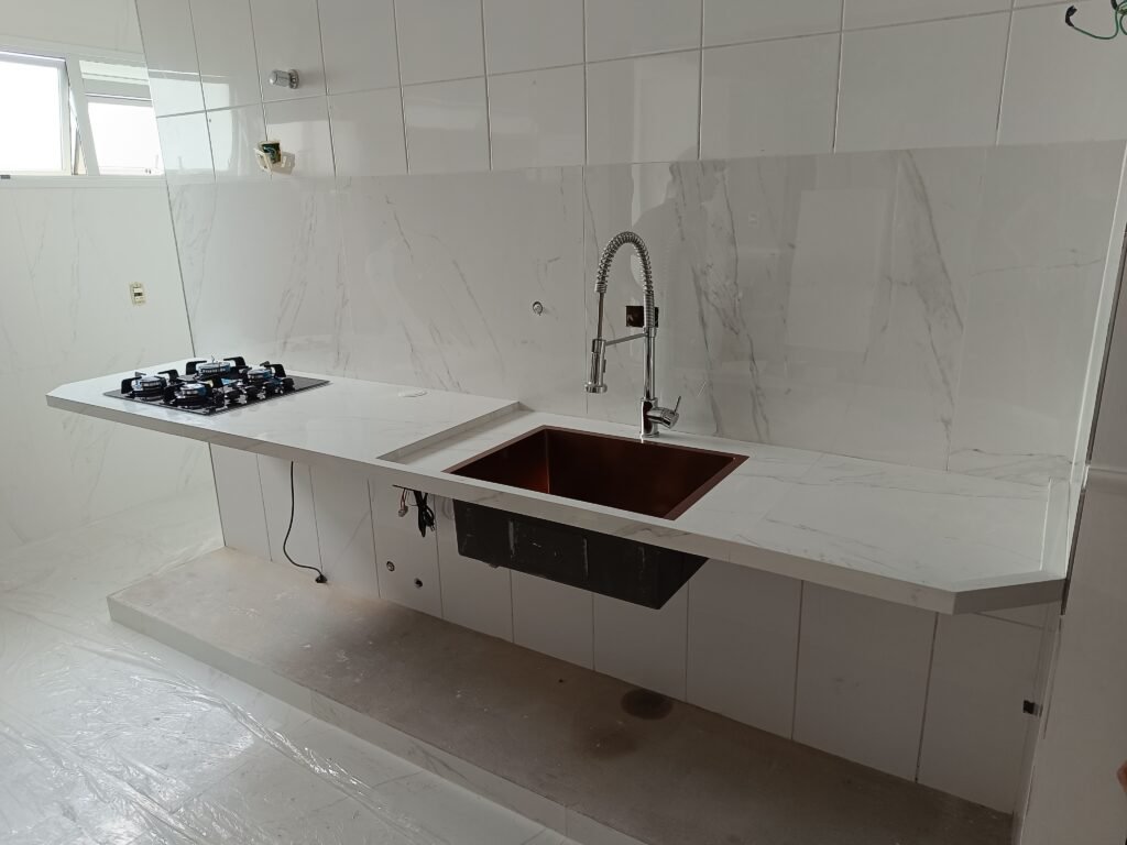 Você realmente precisa de alvenaria para bancadas de porcelanato?